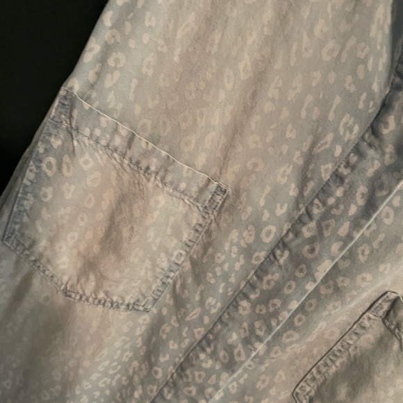 Sleeveless blouse - Picture 4 of 6